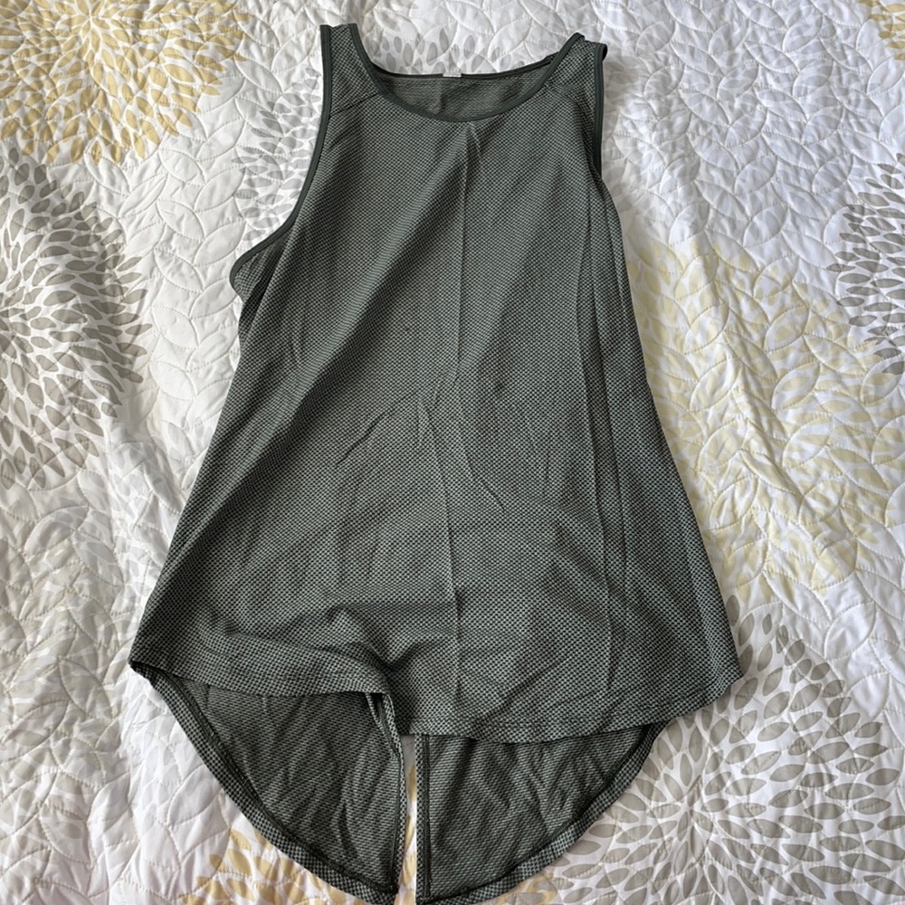 Lululemon keyhole back tank